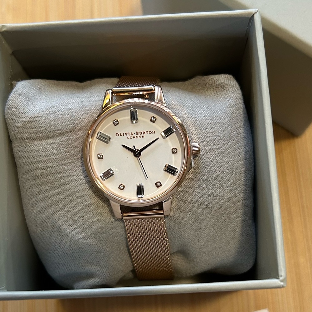 Olivia Burton Bejeweled Watch With 30mm White Face & RoseGold MeshBracelet - Picture 4 of 6